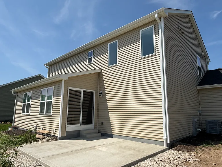 666 E Bluff Cir — Photo 7