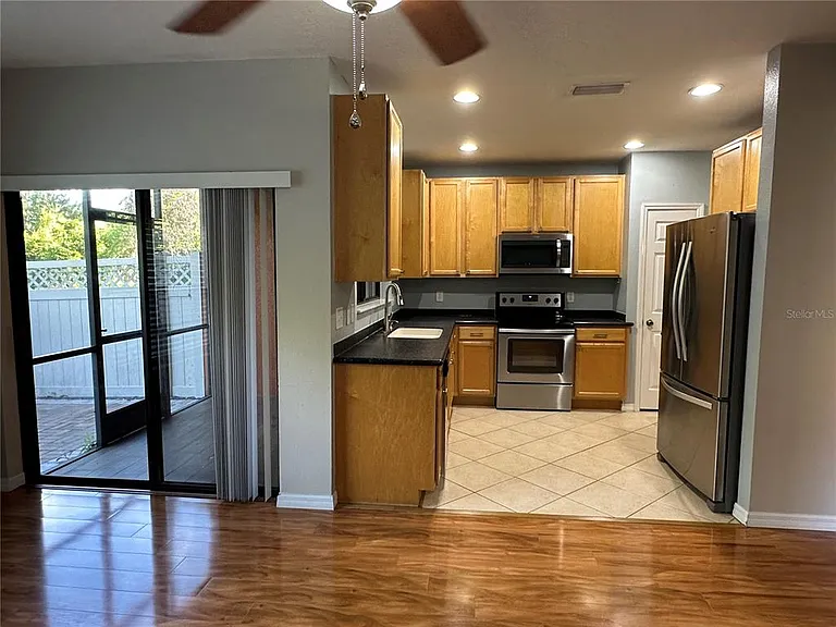 30117 N Mossbank Dr — Photo 5