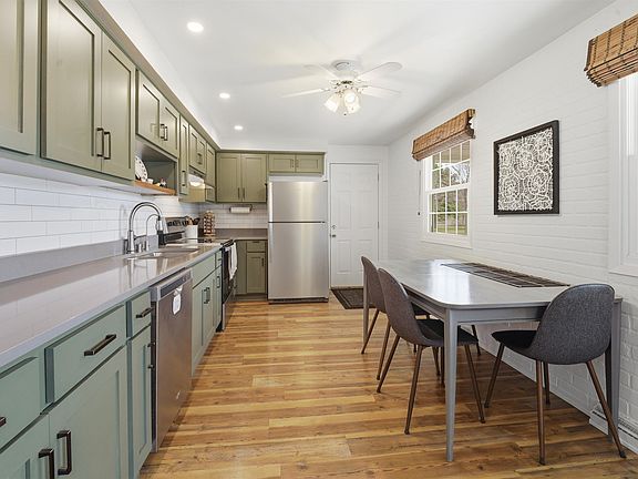 3rd image of 124 Ramlen Ct