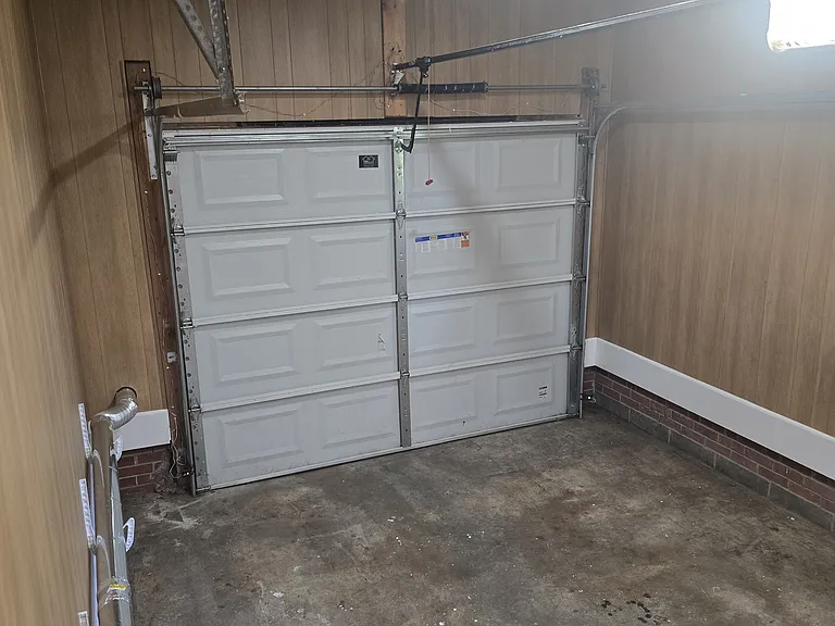 6550 Venture Dr — Photo 2