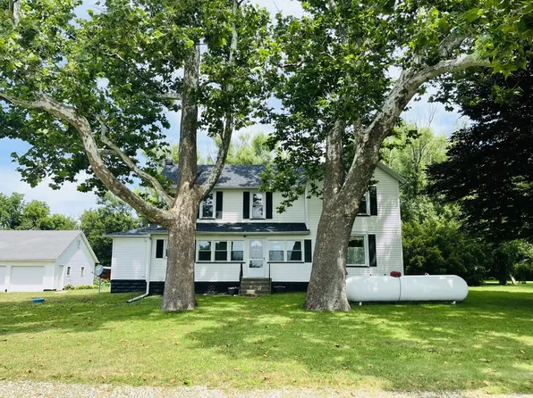 24949-3200 East St, La Moille, IL 61330