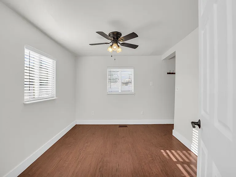 1473 N 200 W — Photo 22