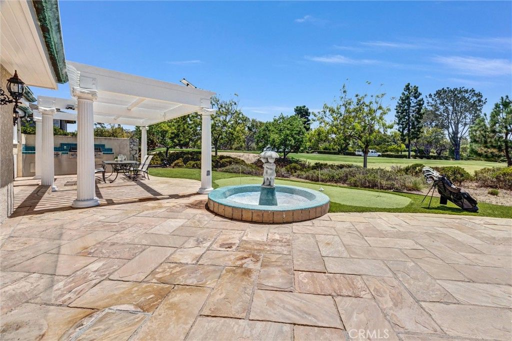 81 Royal Saint George Road 3