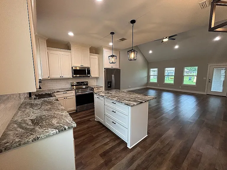 455 Cedar Hill Loop — Photo 2