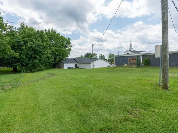 139 E Church St, Cowpens, SC 29330