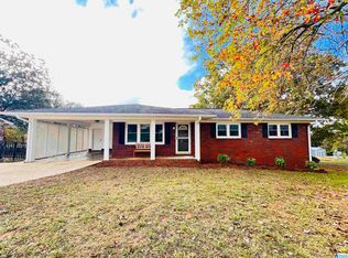 1418 Clairmont Dr, Weaver, AL 36277