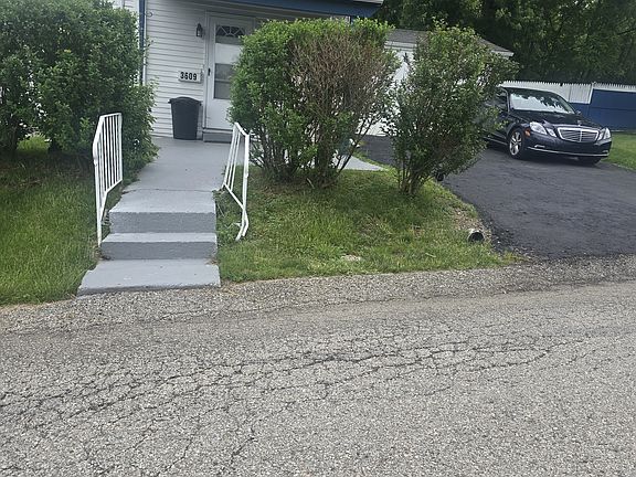3rd image of 3609 Chartiers Ave