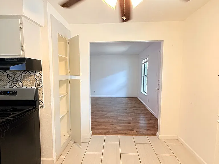 Alpine House Condominiums — Photo 22
