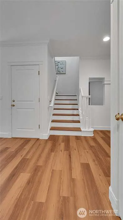 16th Ct NE, Issaquah — Photo 4