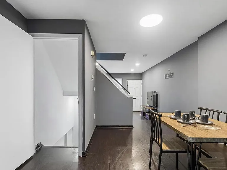521 Hoffman St — Photo 6