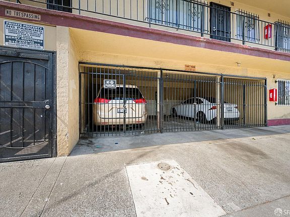 4th image of 1830 Castro St
