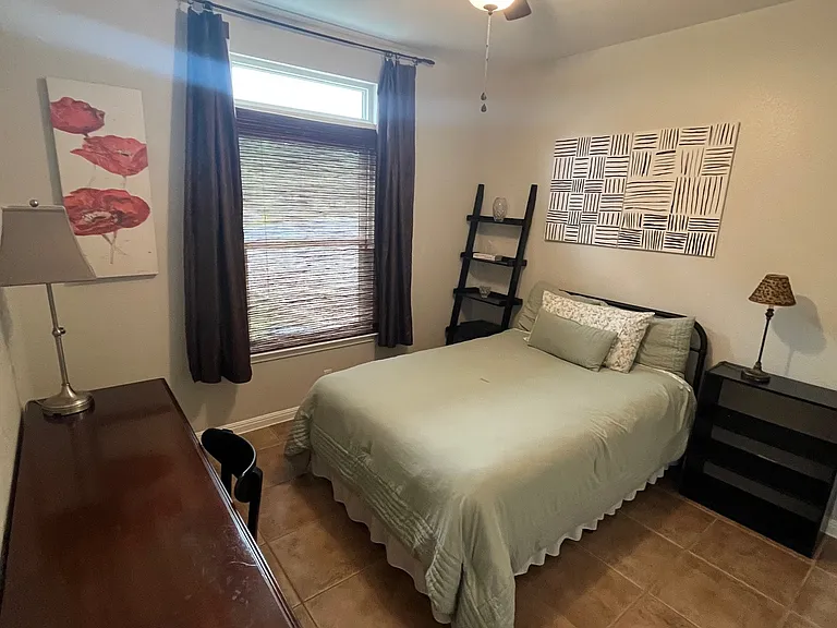 611 Newport Dr — Photo 16