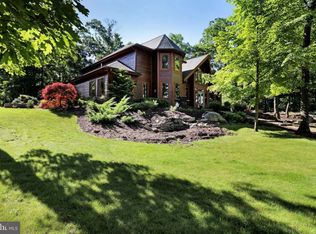325 Belvedere Ct, Falling Waters, WV 25419