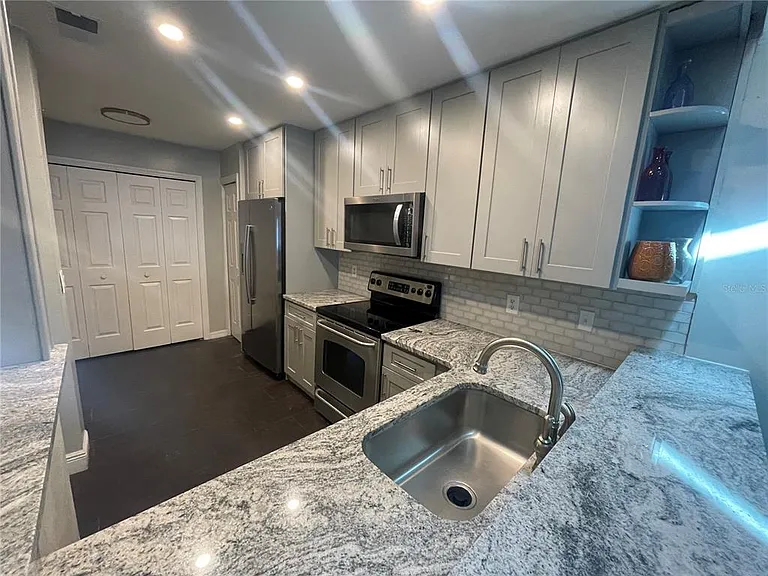 7652 Spring Bay Cv #3 — Photo 7