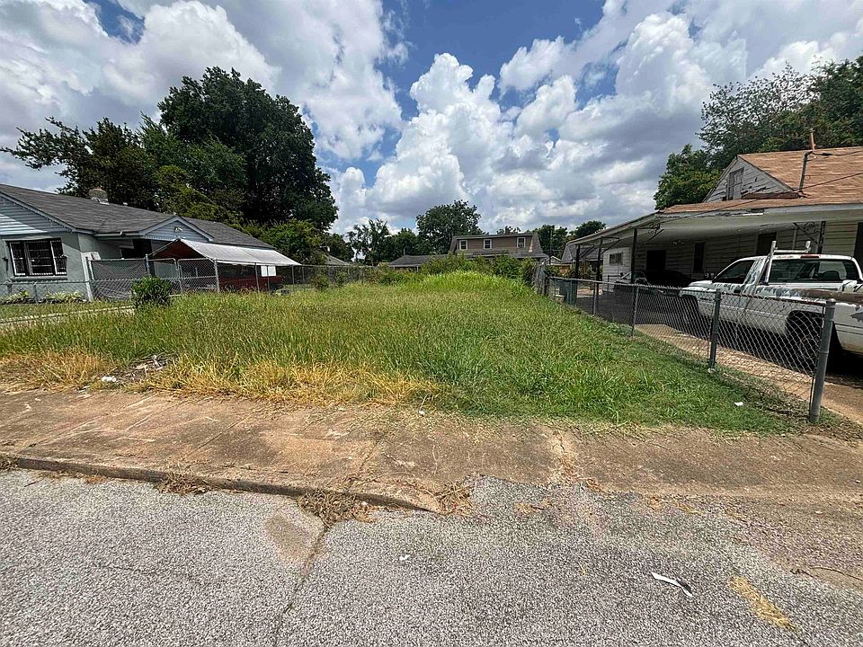 2nd image of 830 David St Lot 686&687