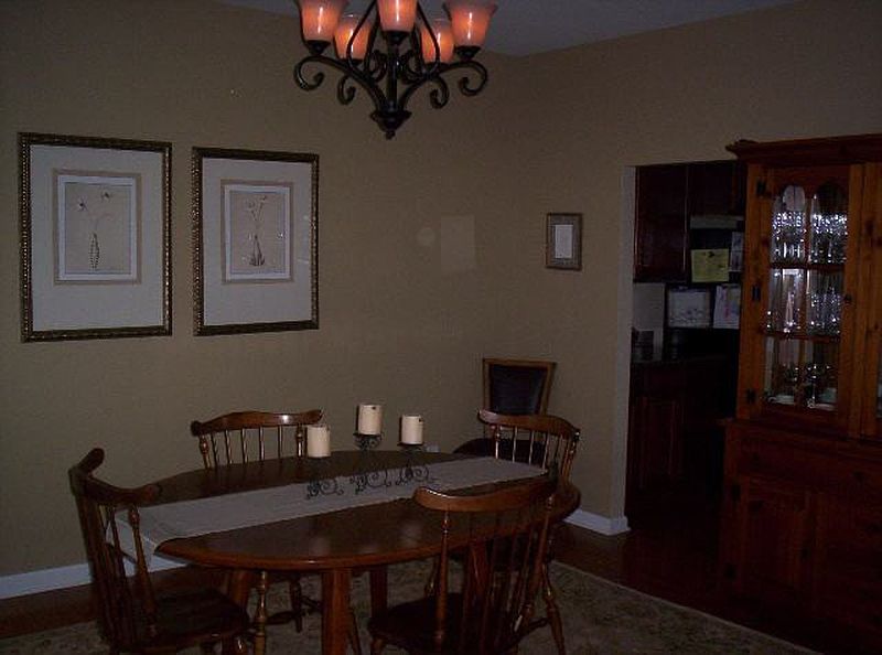 4th image of 662 ACLAND Boulevard