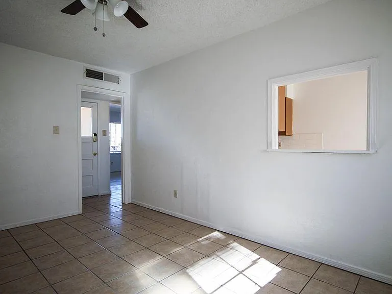209 San Saba Rd — Photo 27