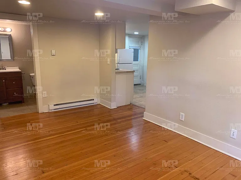 645 1/2 S Loomis Ave — Photo 3