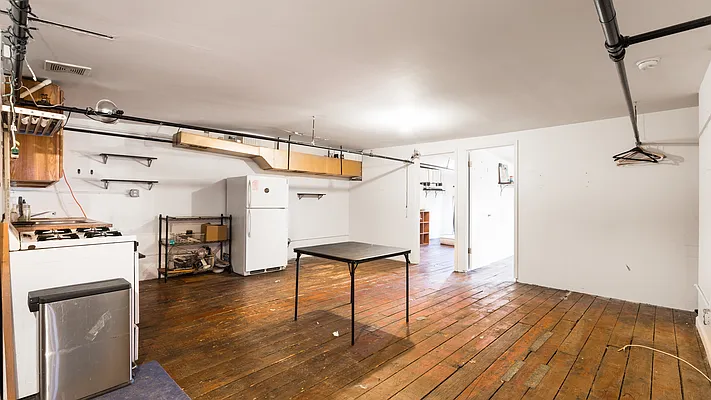 Rented by Nooklyn NYC LLC | media 9