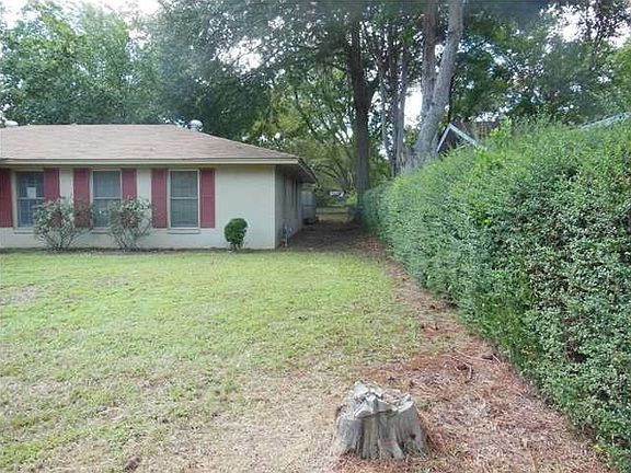 3rd image of 4288 Sussex Dr
