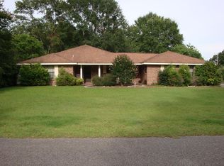 102 Rustic Ln, Carriere, MS 39426