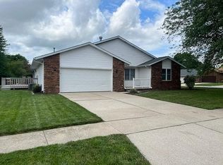 2001 Vista Lake Ct, Springfield, IL 62704