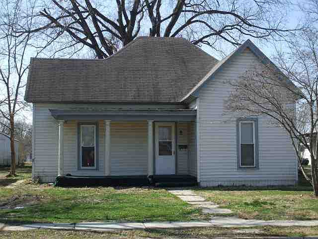 1st image of 223 Woodford Ave