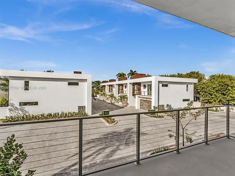 4640 SW 32nd Ave #D1 — Photo 61