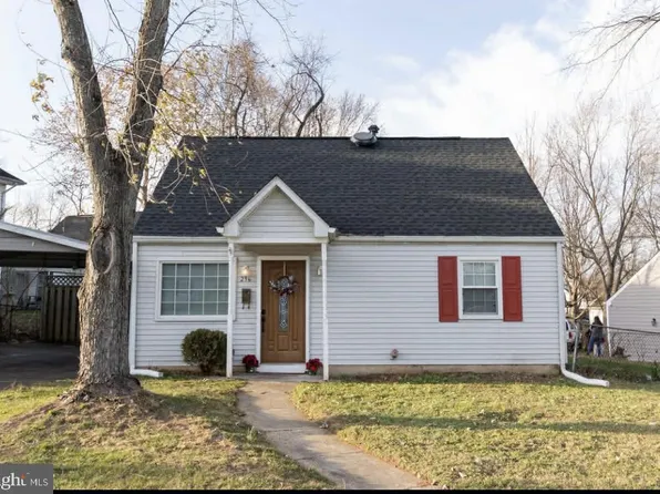 296 Manassas Dr, Manassas Park, VA 20111