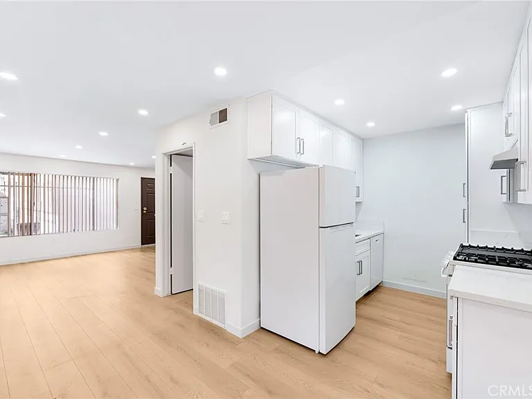 333 Riverdale Dr #17 — Photo 5