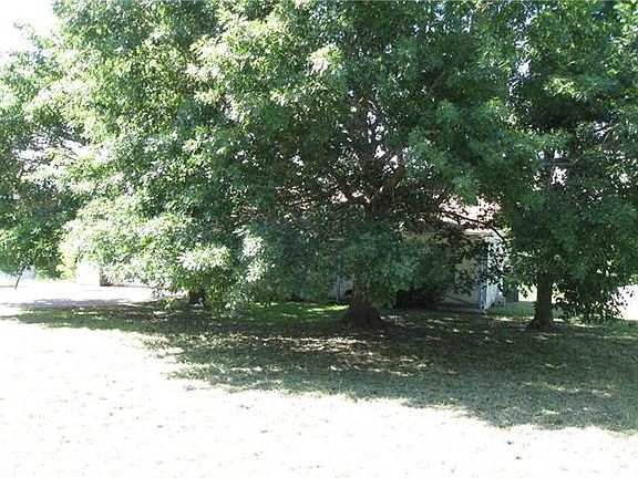 5th image of 120 Lakeway Trl