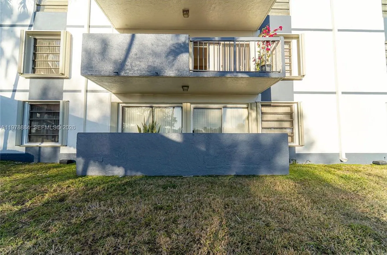 2 bed, 1170 sqft, $2,600 — Photo 4