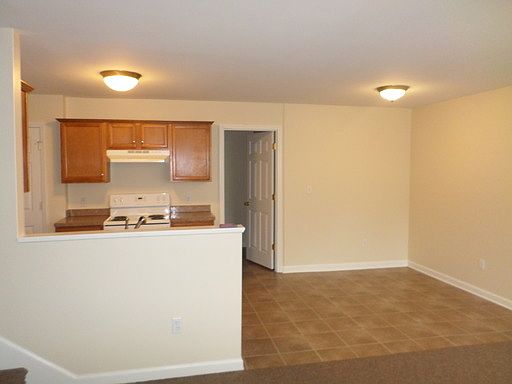 2nd image of 1755 Galbraith Rd APT 916