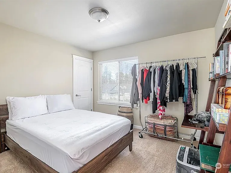 4210 Dudley Dr NE — Photo 11