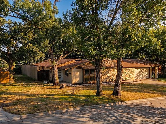 2nd image of 5144 Jennings Dr