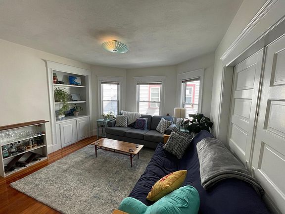 2nd image of 11 Ossipee Rd #2