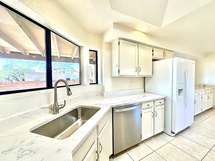 4100 E Pontatoc Canyon Dr — Photo 5