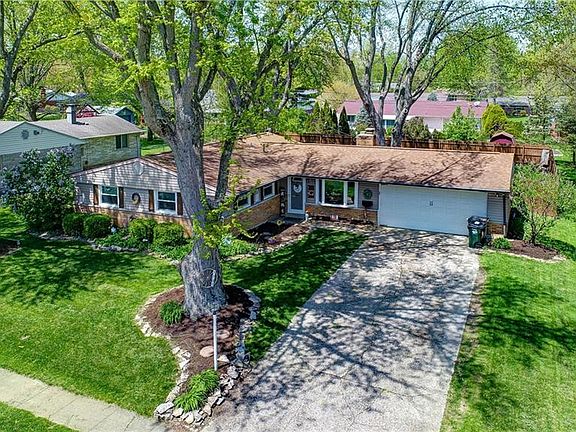 2nd image of 1101 Georgian Dr