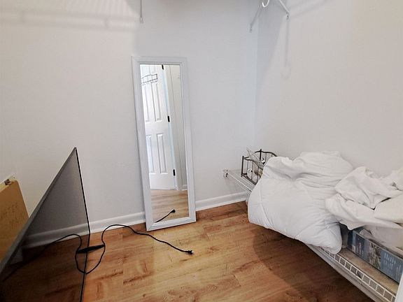4th image of 207 Stratford E #O