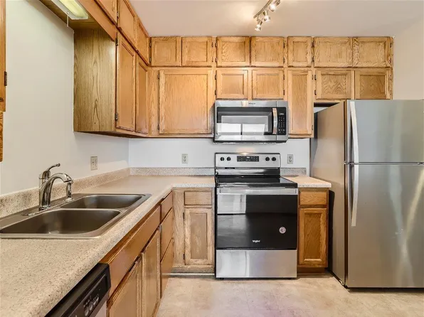 2601 Kenzie Ter APT 521, Saint Anthony, MN 55418