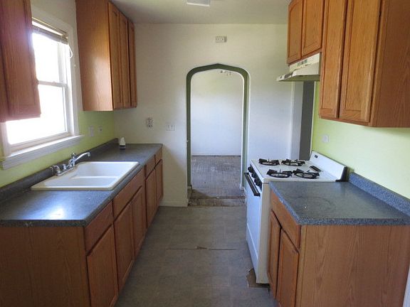 4th image of 1902 S 17th Ave