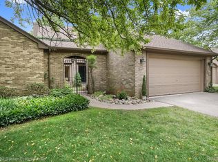 30715 River Crossing St, Franklin, MI 48025