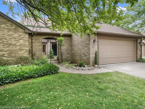30715 River Crossing St, Franklin, MI 48025
