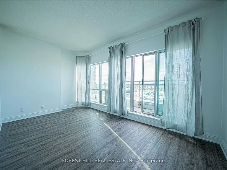 18 Lee Centre Dr #Penthouse 109 — Photo 26