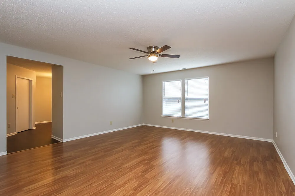3 bed, 2.5 bath, 1792 sqft, $2,620 — Photo 2