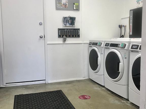 2nd image of 2333 Portola Dr APT 1