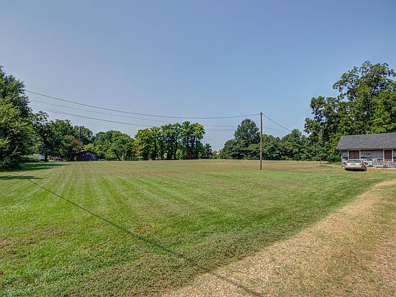 2nd image of 523 N Kenwood Rd