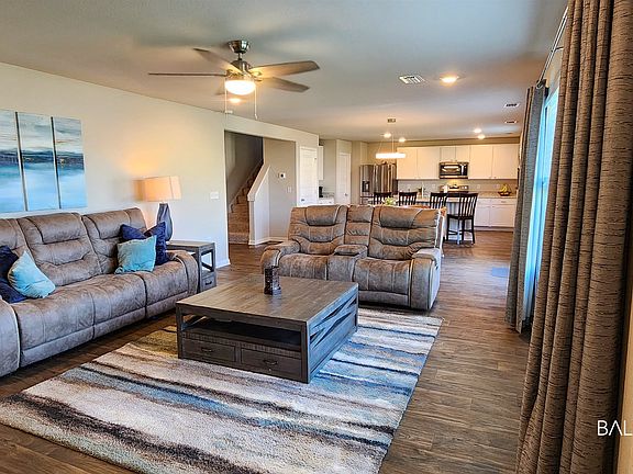 3rd image of 14360 Headlands Ln