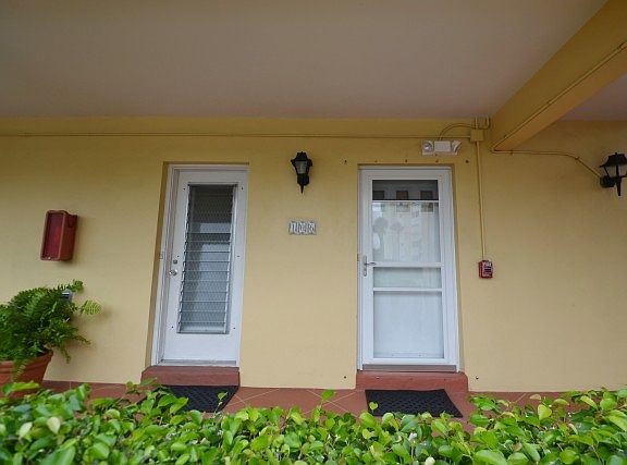 2nd image of 60 Venetian Dr #106