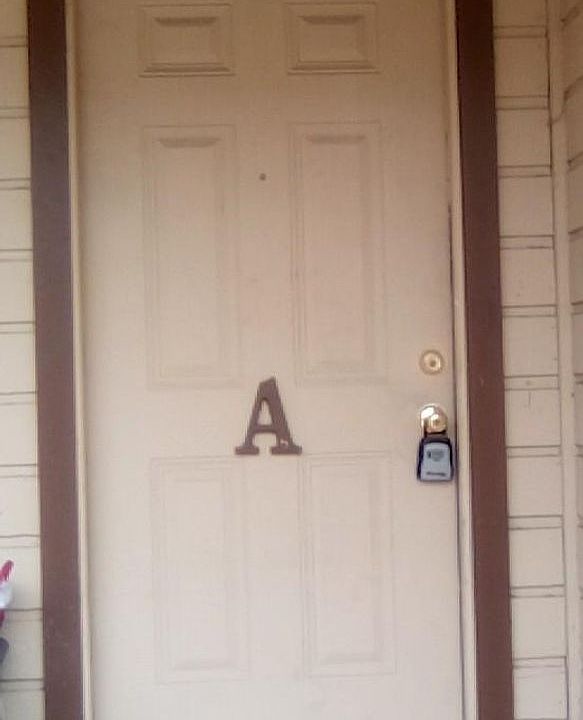 1st image of 2410 Capitan Dr APT A